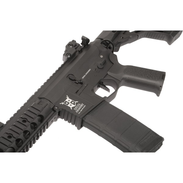 AIRSOFT ELEKTRO PUŠKA DELTA ARMORY AR15 CQB FULL METAL